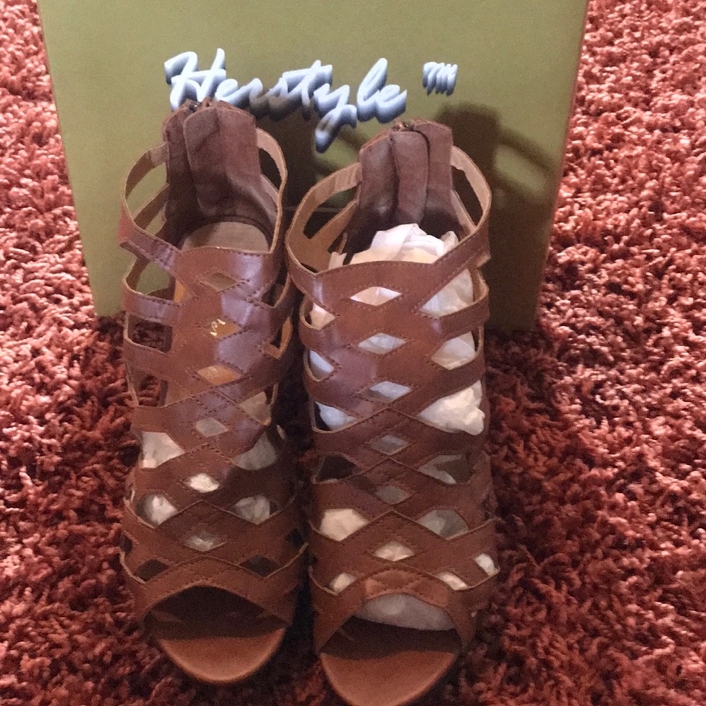 Shoes - Picture 3 of 3